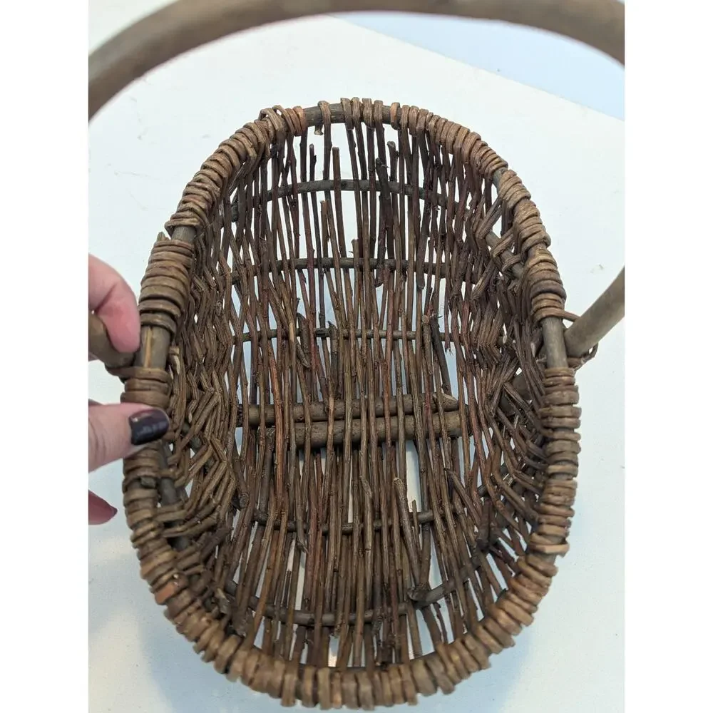 Vtg Handmade Woven Basket W/Handle Primitive Country Cottagecore Grandmacore